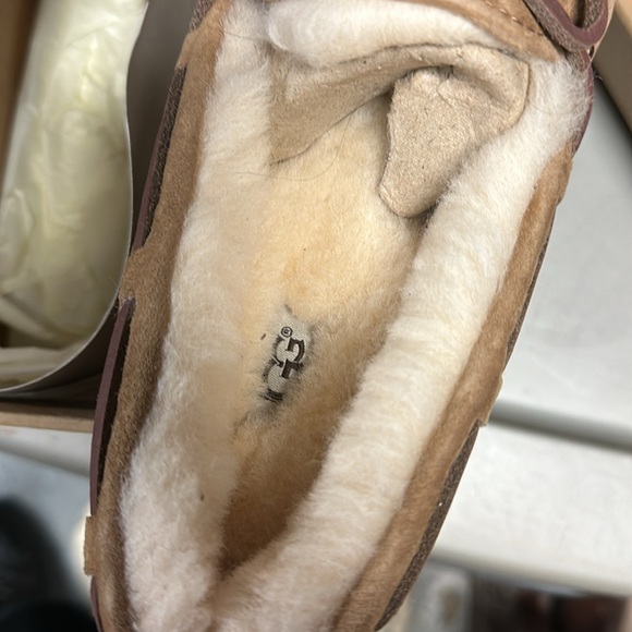 UGG Slip ons - Picture 3 of 9